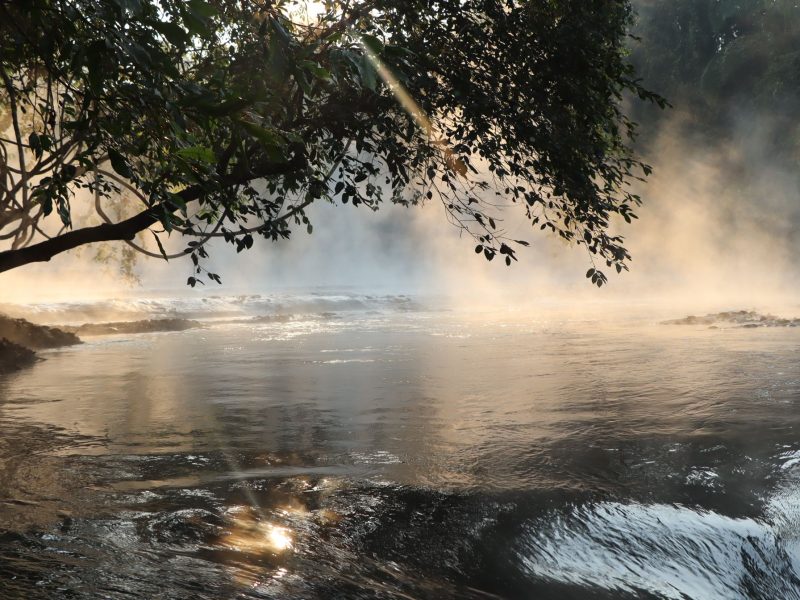 Amanecer Rio Hirviente