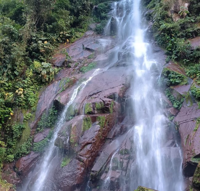 Ducha_del_diablo_en_Padre_Abad